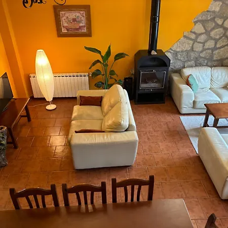 Luna De Gredos Casa de Férias Pedro Bernardo